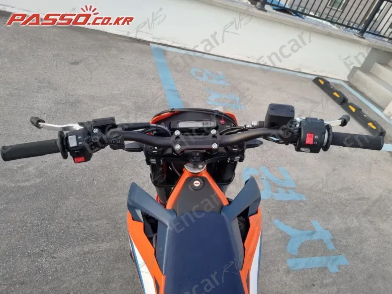 KTM 690 SMC R - фото 3