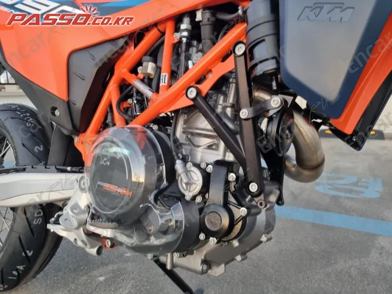 KTM 690 SMC R - фото 4