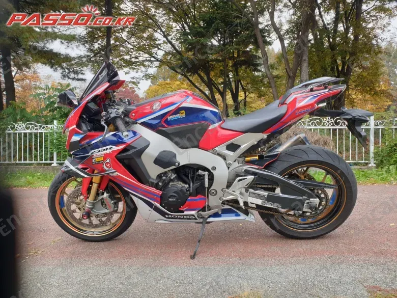HONDA CBR 1000 RR SP - фото 1