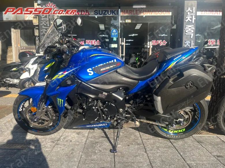 SUZUKI GSX S 1000 - фото 1