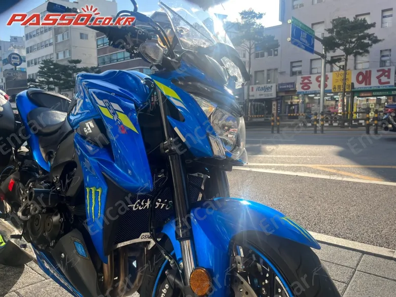 SUZUKI GSX S 1000 - фото 3