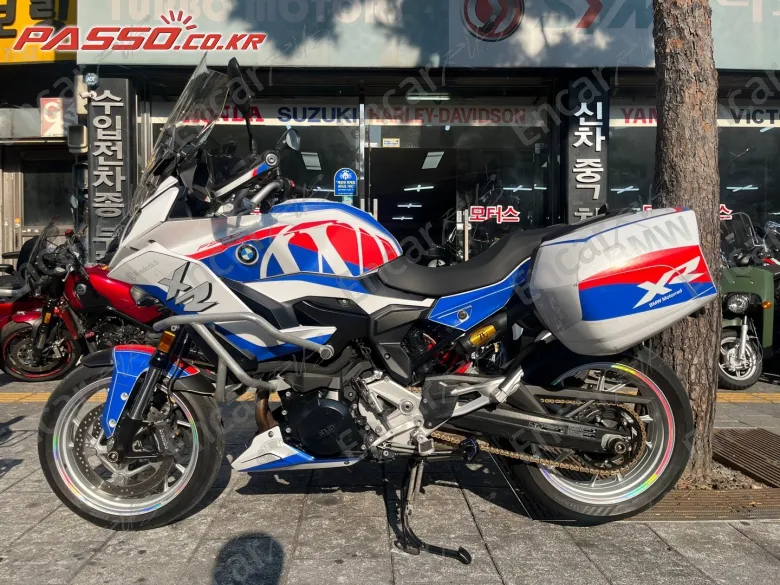 BMW F 900 XR - фото 1