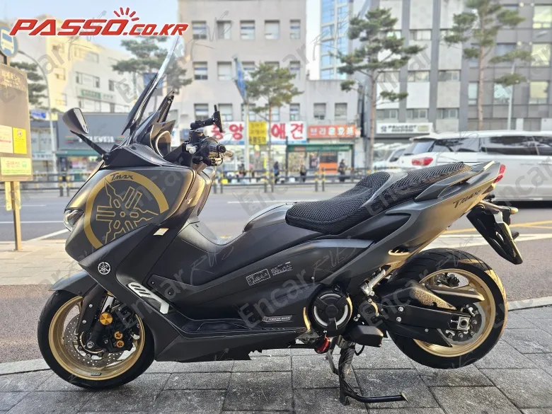 YAMAHA T MAX 560 - фото 1