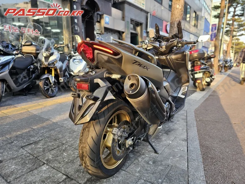 YAMAHA T MAX 560 - фото 2