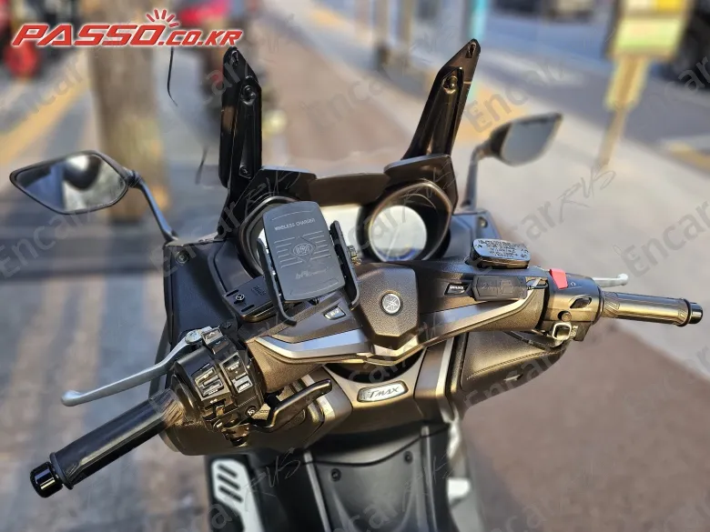 YAMAHA T MAX 560 - фото 3
