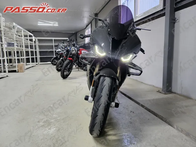 BMW S 1000 RR - фото 1