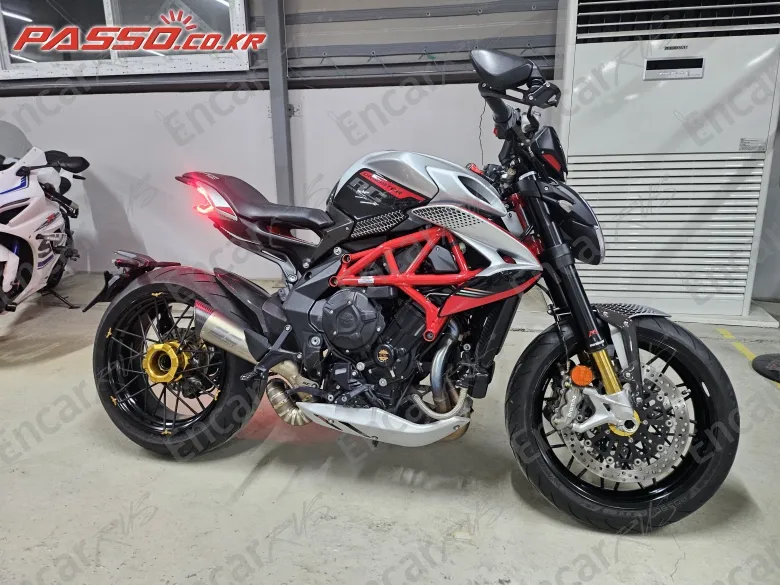 MV AGUSTA DRAGSTER 800 RC SCS - фото 0
