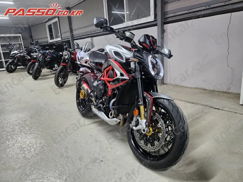 MV AGUSTA DRAGSTER 800 RC SCS - фото 1