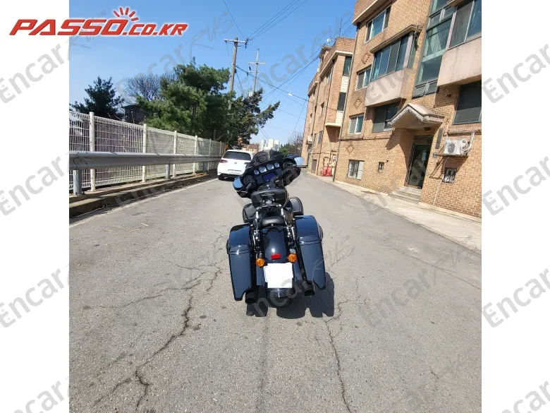 HARLEY-DAVIDSON FLHXS STREET GLIDE SPECIAL - фото 2