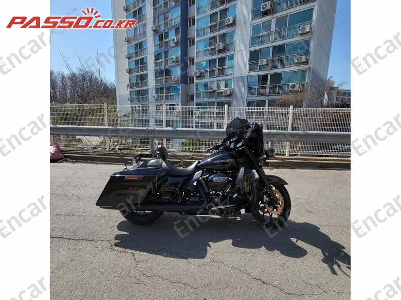 HARLEY-DAVIDSON FLHXS STREET GLIDE SPECIAL - фото 6