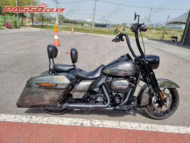 HARLEY-DAVIDSON ROAD KING SPECIAL - фото 0