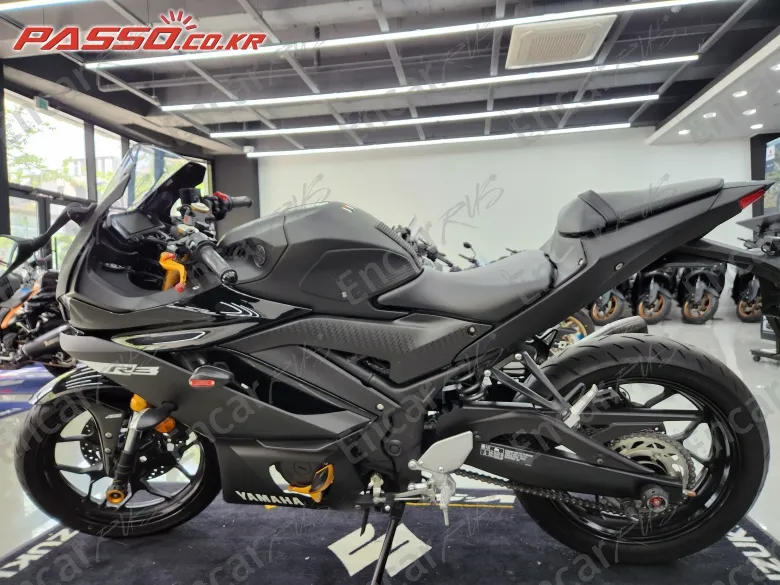 YAMAHA YZF R3 - фото 1