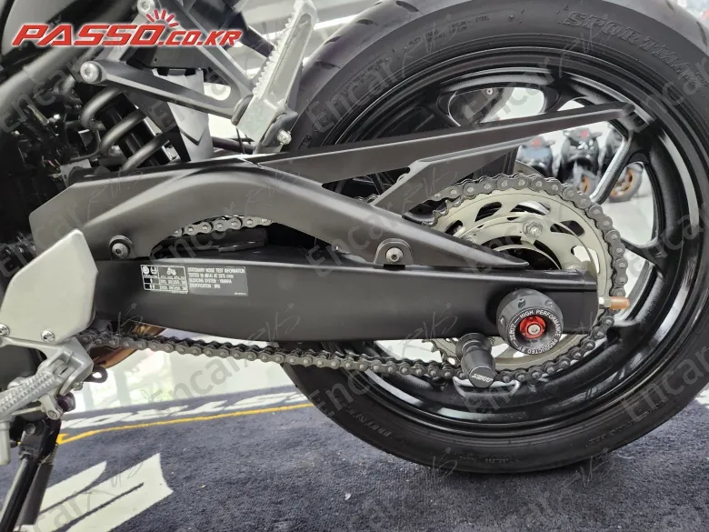 YAMAHA YZF R3 - фото 4