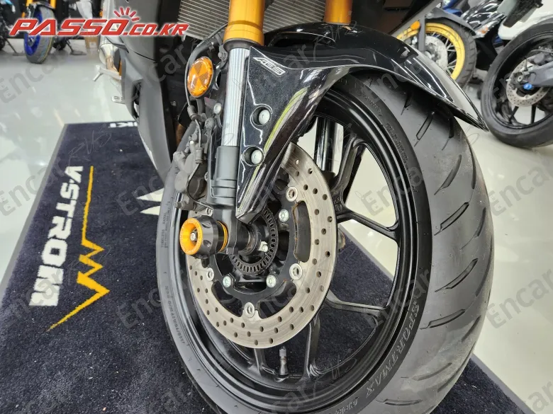 YAMAHA YZF R3 - фото 5