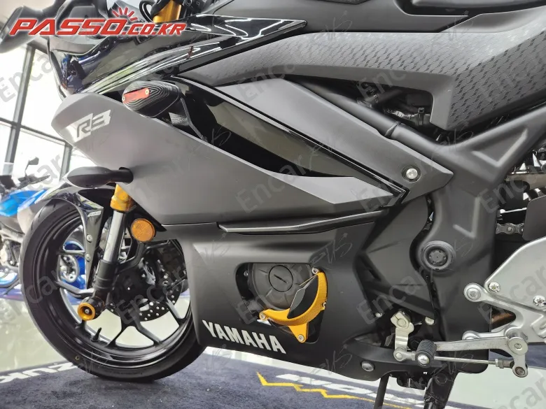 YAMAHA YZF R3 - фото 6
