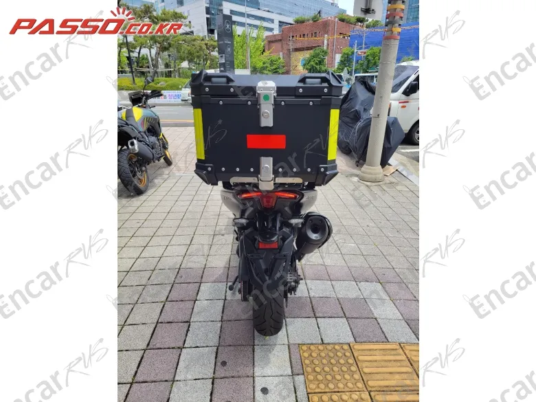 YAMAHA T MAX 560 - фото 2