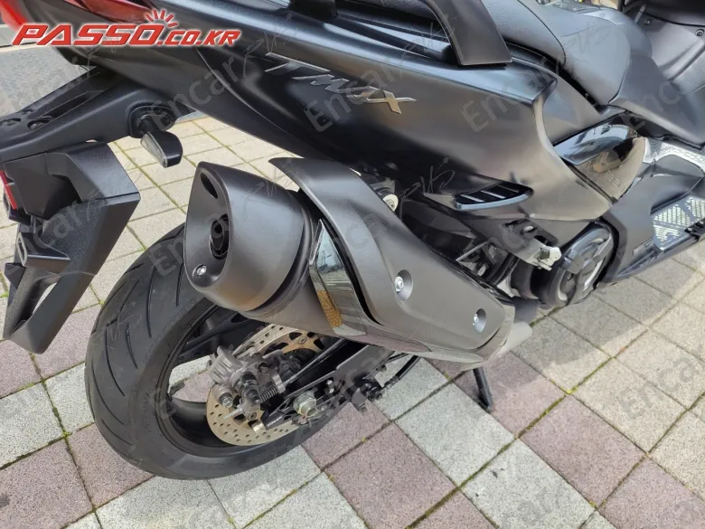 YAMAHA T MAX 560 - фото 6