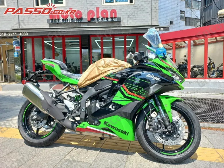 KAWASAKI NINJA ZX 4 RR - фото 0