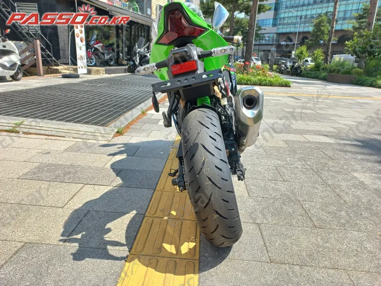 KAWASAKI NINJA ZX 4 RR - фото 2