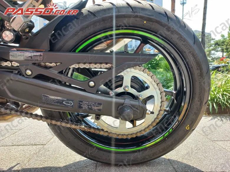 KAWASAKI NINJA ZX 4 RR - фото 5