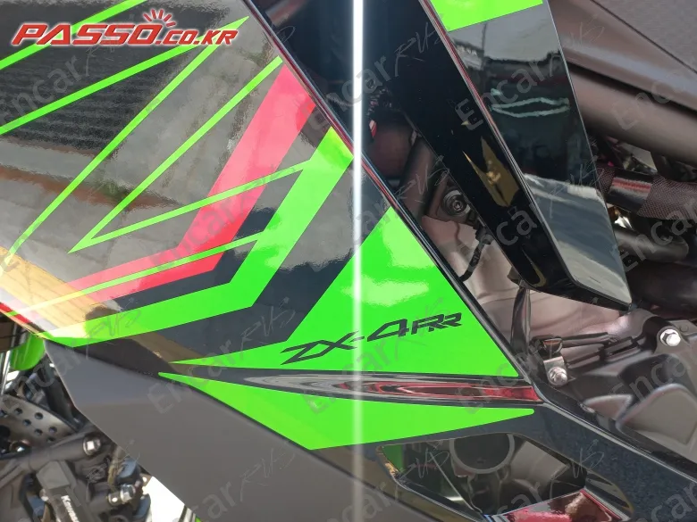 KAWASAKI NINJA ZX 4 RR - фото 6