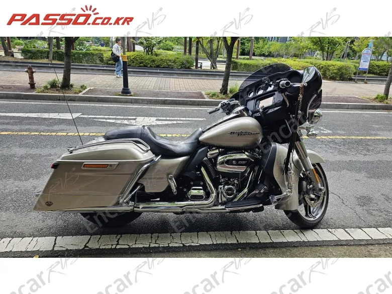 HARLEY-DAVIDSON FLHX - фото 0