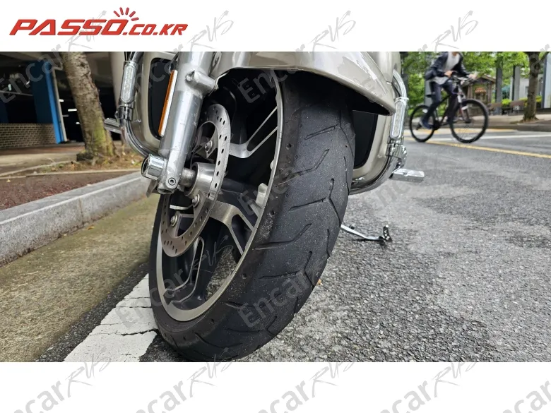 HARLEY-DAVIDSON FLHX - фото 5
