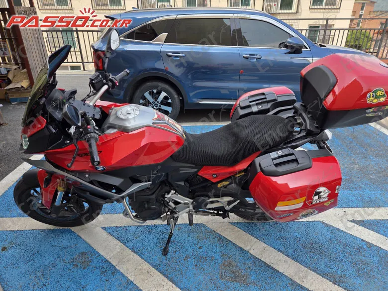 BMW F 900 XR - фото 1
