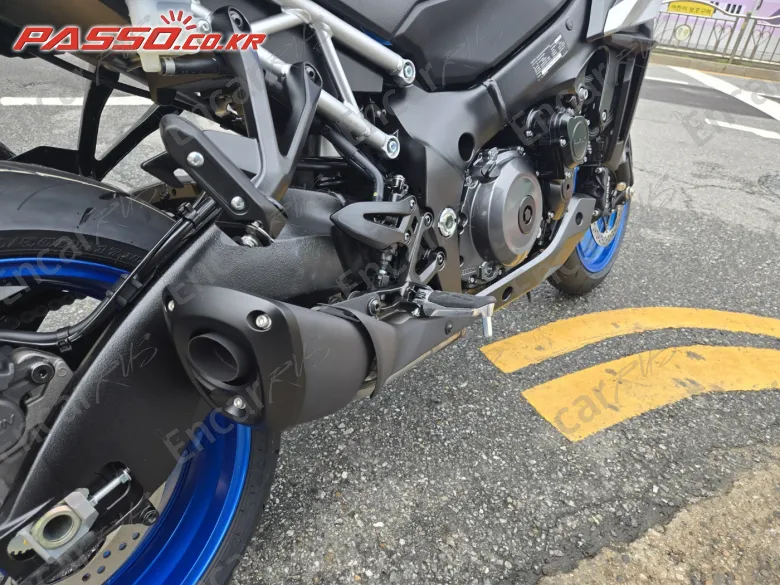 Suzuki Gsx S 1000 Gx - фото 6