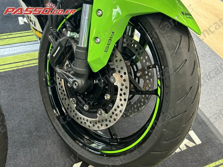 KAWASAKI NINJA ZX 4 RR - фото 6