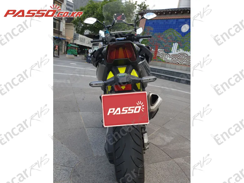 Honda Forza 750 - фото 2