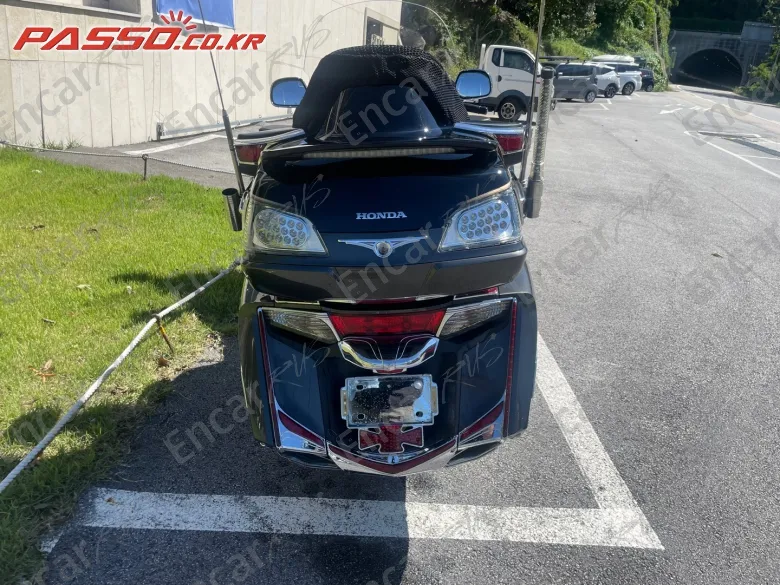 HONDA GOLDWING 1800 - фото 2