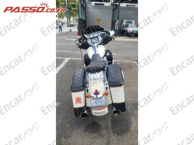 HARLEY-DAVIDSON FLHX - фото 2