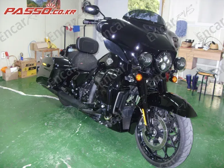 HARLEY-DAVIDSON FLHXS STREET GLIDE SPECIAL - фото 0