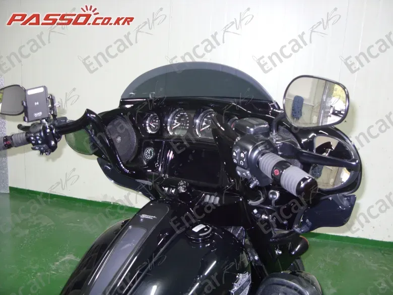 HARLEY-DAVIDSON FLHXS STREET GLIDE SPECIAL - фото 3