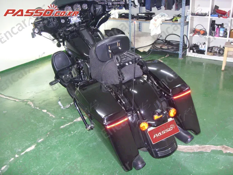 HARLEY-DAVIDSON FLHXS STREET GLIDE SPECIAL - фото 6