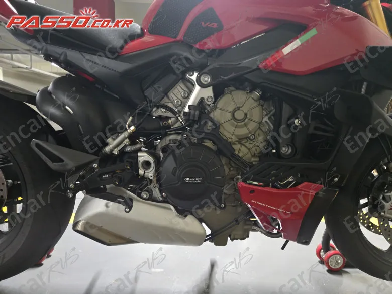 DUCATI STREETFIGHTER V4 S - фото 6