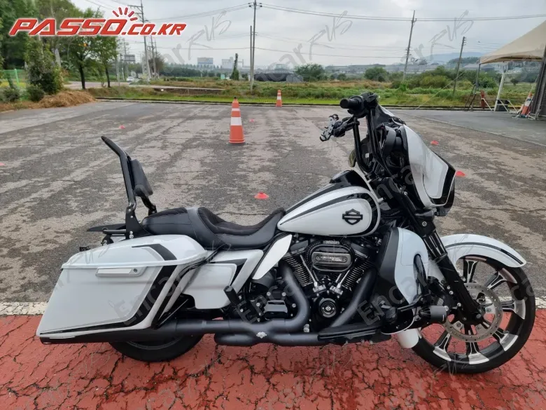 HARLEY-DAVIDSON FLHXS STREET GLIDE SPECIAL - фото 0