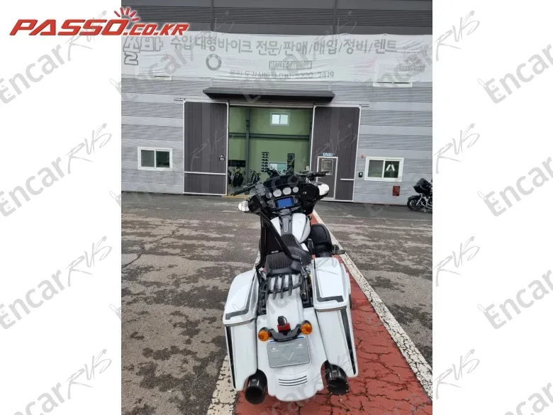 HARLEY-DAVIDSON FLHXS STREET GLIDE SPECIAL - фото 2