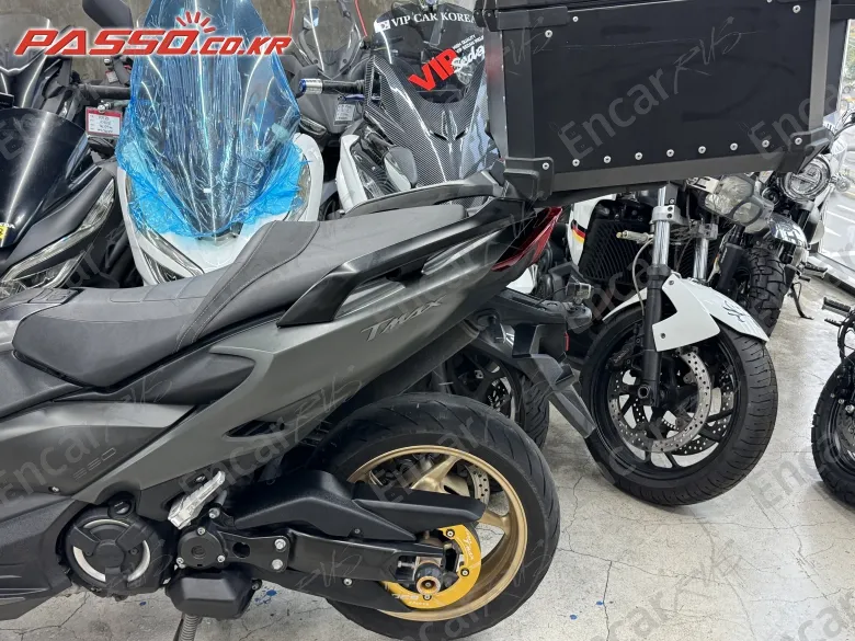 YAMAHA T MAX 560 - фото 5