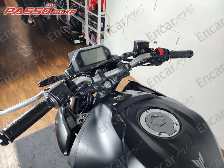 YAMAHA MT 03 - фото 3