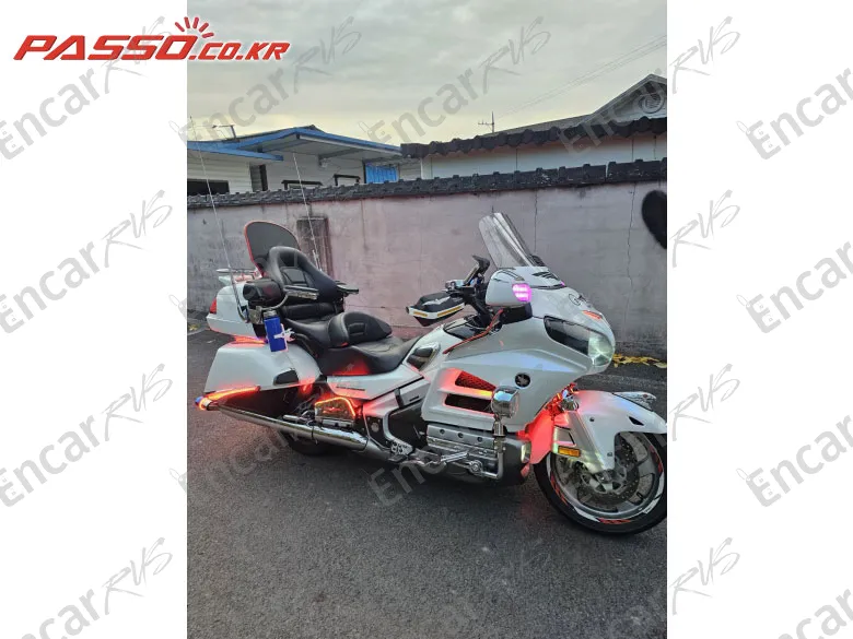 HONDA GOLDWING 1800 - фото 1
