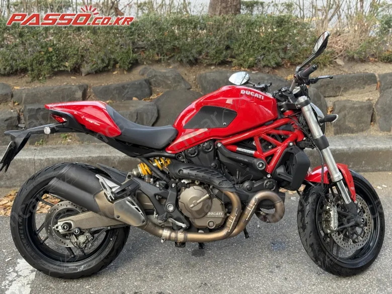 DUCATI MONSTER 821 - фото 0