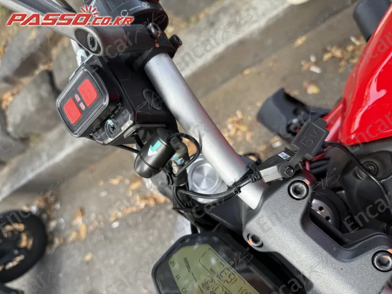 DUCATI MONSTER 821 - фото 5