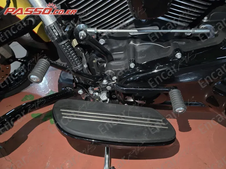 HARLEY-DAVIDSON ROAD GLIDE SPECIAL - фото 2