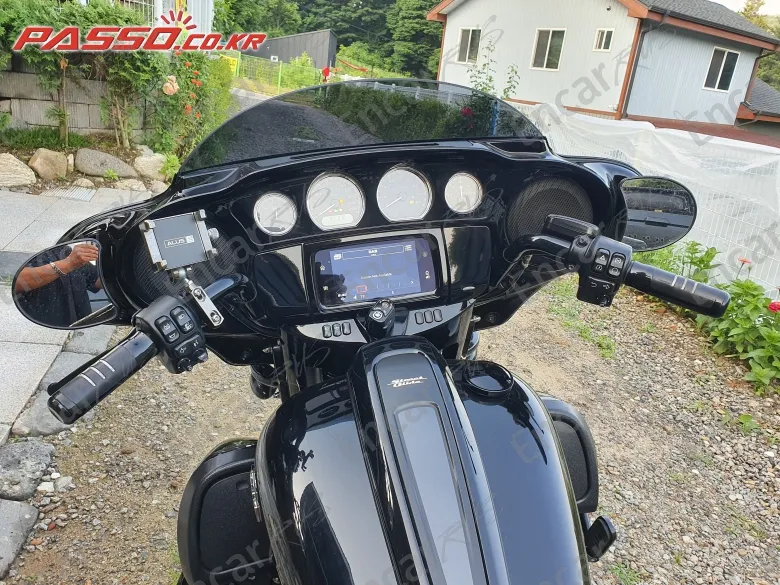 HARLEY-DAVIDSON FLHX - фото 3