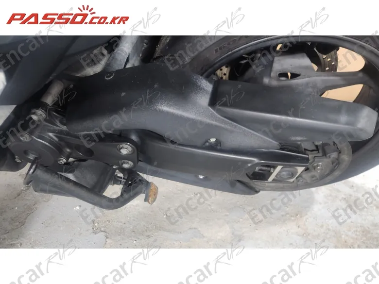 YAMAHA T MAX 560 - фото 4