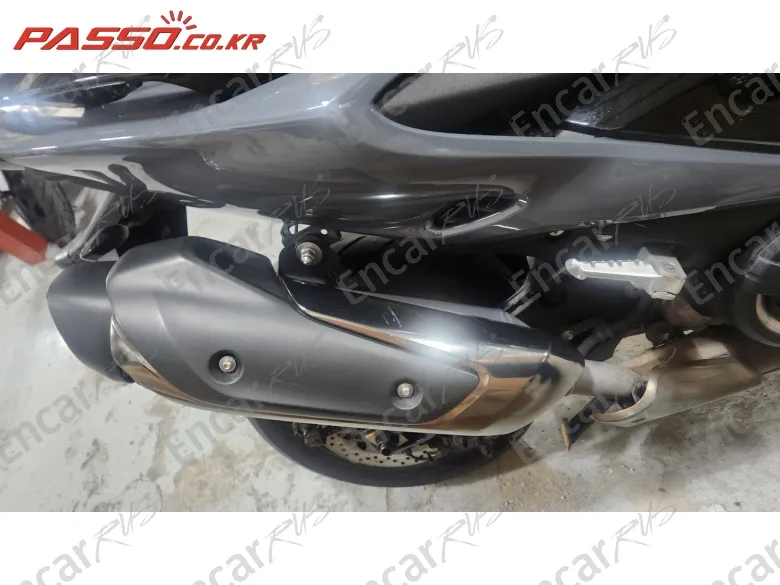 YAMAHA T MAX 560 - фото 6