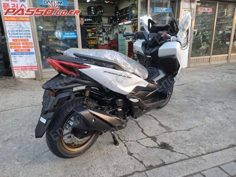 HONDA FORZA 350 - фото 2
