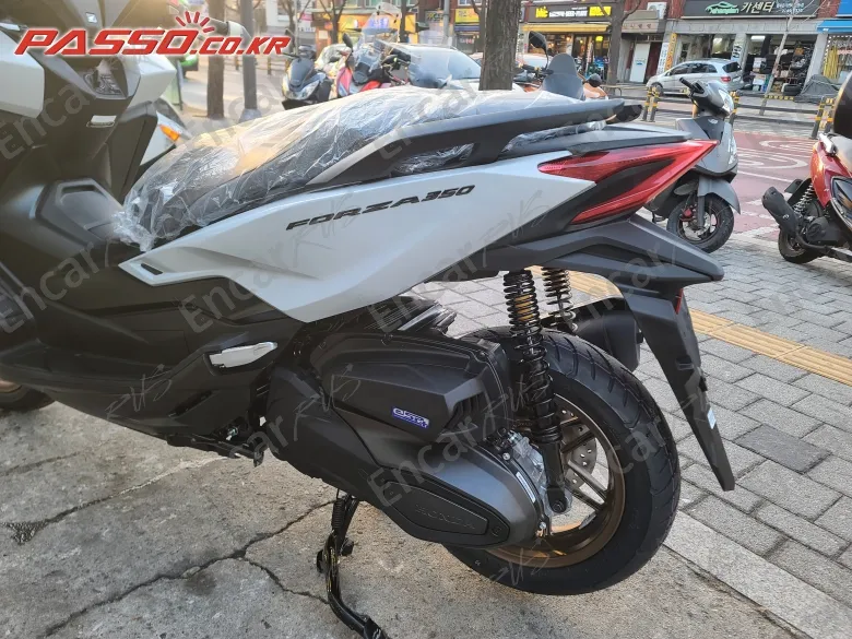 HONDA FORZA 350 - фото 6